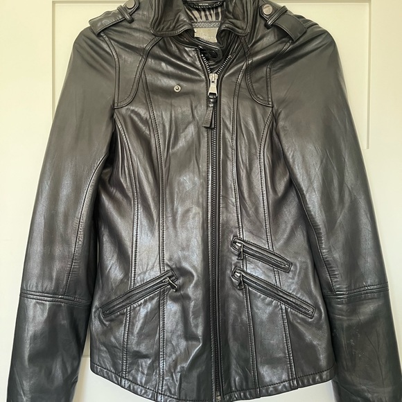 Mackage Fitted Black Leather Moto Jacket - size M - Picture 2 of 12